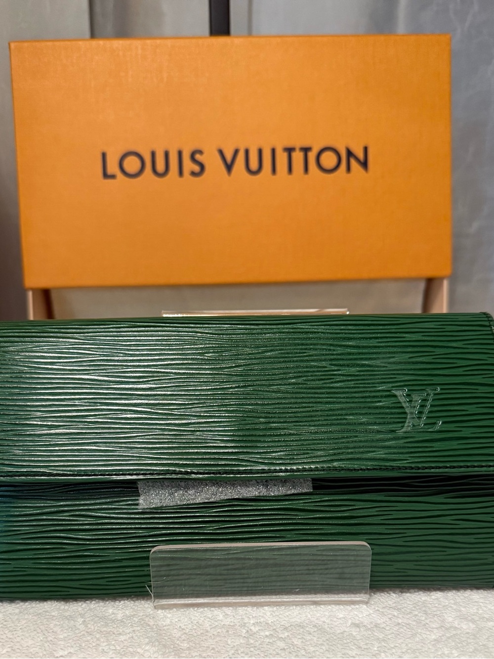 Louis Vuitton “RARE” Vivid Deep Green Epi Leather Long Sarah Wallet